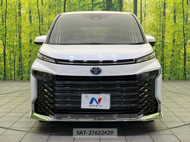 Toyota VOXY HYBRID 2023-11 8882931-14