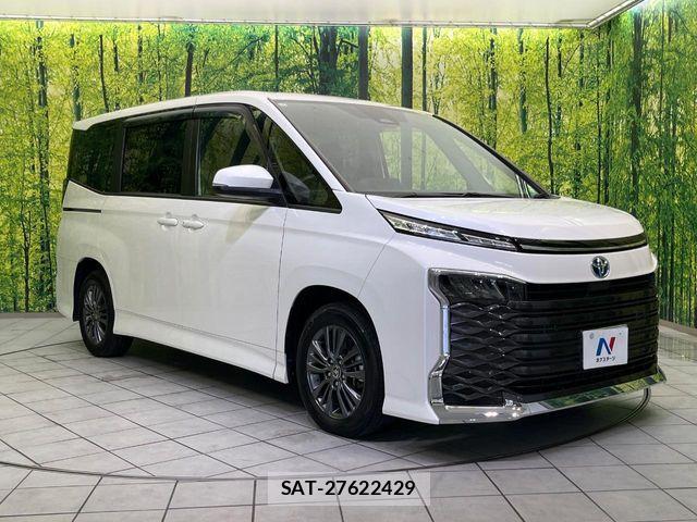 Toyota VOXY HYBRID 2023-11 8882931-16