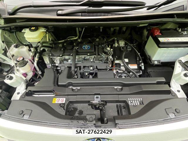 Toyota VOXY HYBRID 2023-11 8882931-18