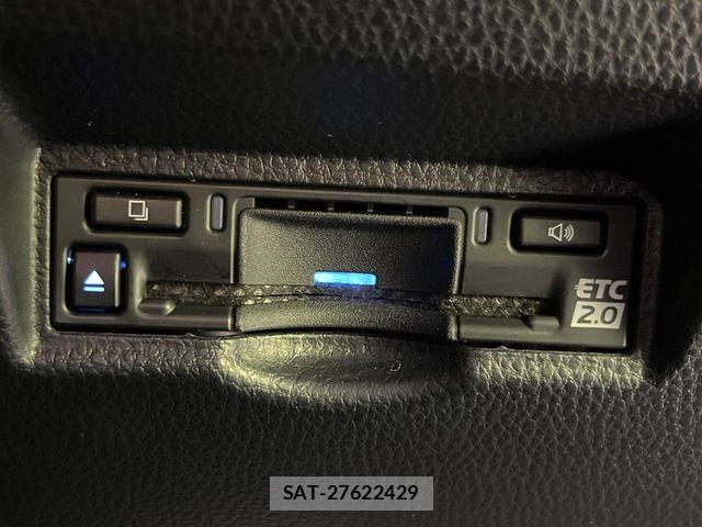 Toyota VOXY HYBRID 2023-11 8882931-7