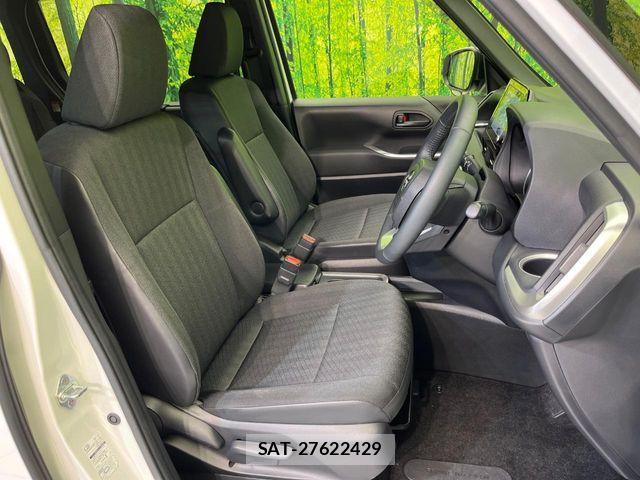 Toyota VOXY HYBRID 2023-11 8882931-8