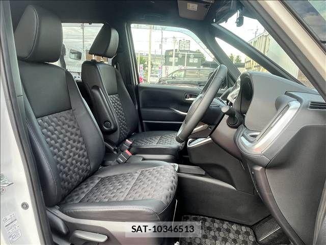 Toyota VOXY HYBRID 2024-07 8882927-9