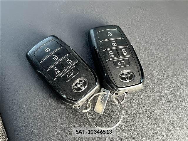 Toyota VOXY HYBRID 2024-07 8882927-25