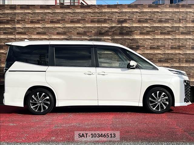 Toyota VOXY HYBRID 2024-07 8882927-3