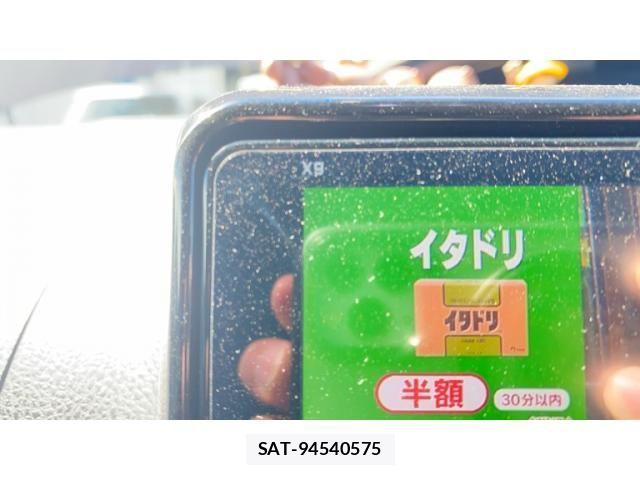 Toyota VOXY HYBRID 2016-05 8882947-15