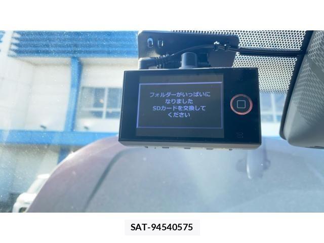 Toyota VOXY HYBRID 2016-05 8882947-21