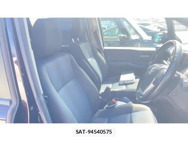 Toyota VOXY HYBRID 2016-05 8882947-6