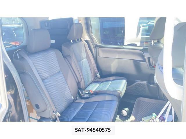 Toyota VOXY HYBRID 2016-05 8882947-7