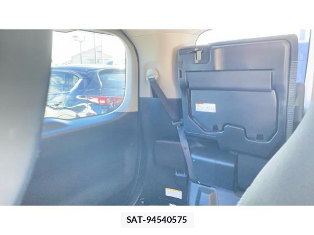 Toyota VOXY HYBRID 2016-05 8882947-8