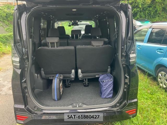 Toyota VOXY HYBRID 2023-04 8882934-10