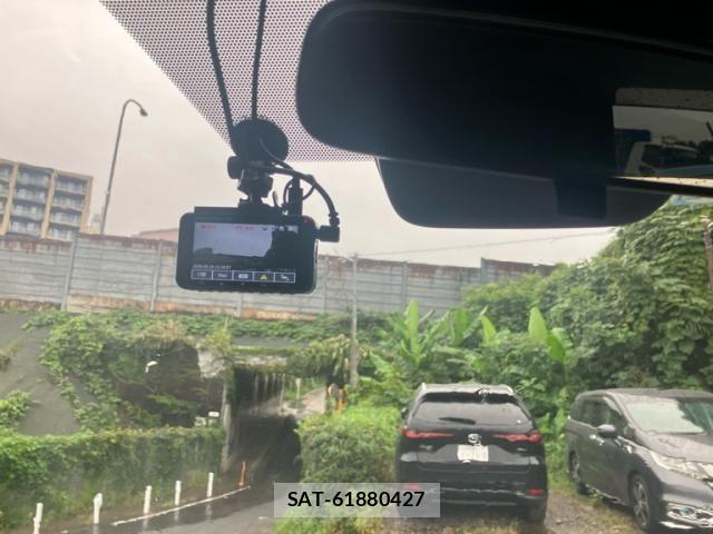Toyota VOXY HYBRID 2023-04 8882934-24