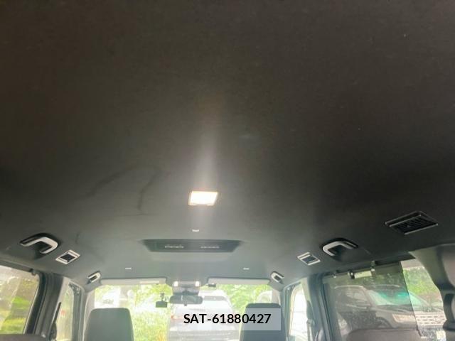 Toyota VOXY HYBRID 2023-04 8882934-26