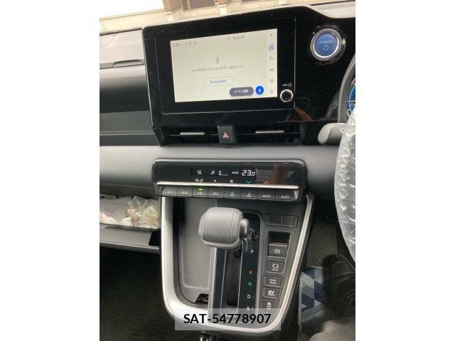 Toyota VOXY HYBRID 2023-05 8882930-15