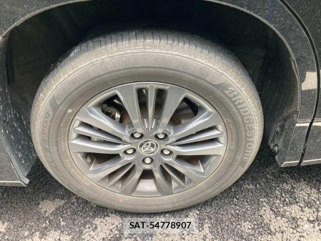 Toyota VOXY HYBRID 2023-05 8882930-6