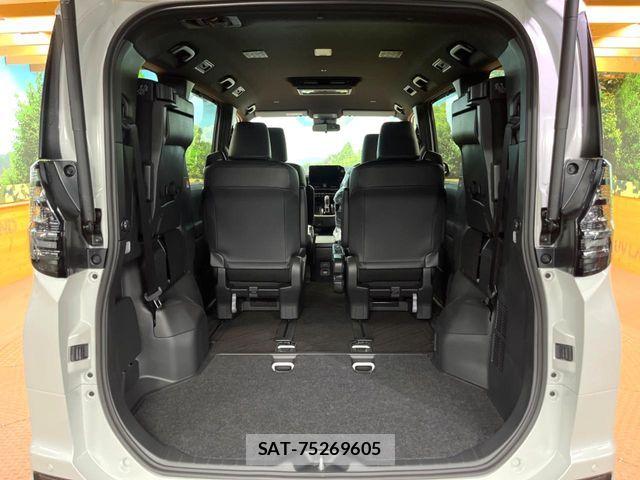 Toyota VOXY HYBRID 2026-08 8882913-12
