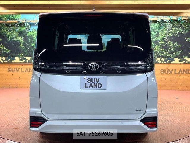 Toyota VOXY HYBRID 2026-08 8882913-16