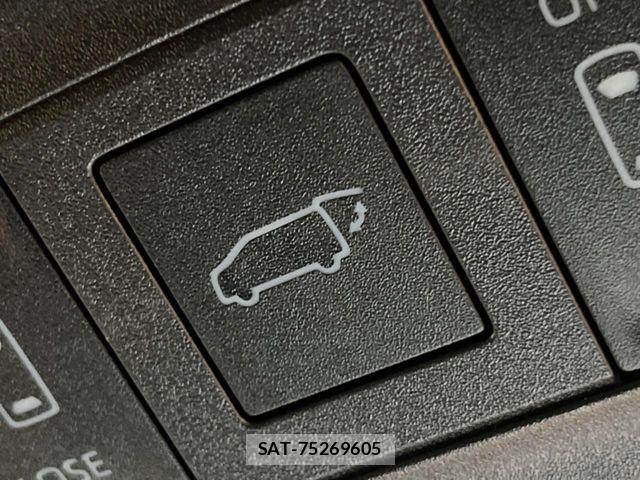Toyota VOXY HYBRID 2026-08 8882913-8