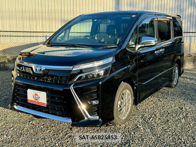 Toyota VOXY HYBRID 2021-06 8882937-0