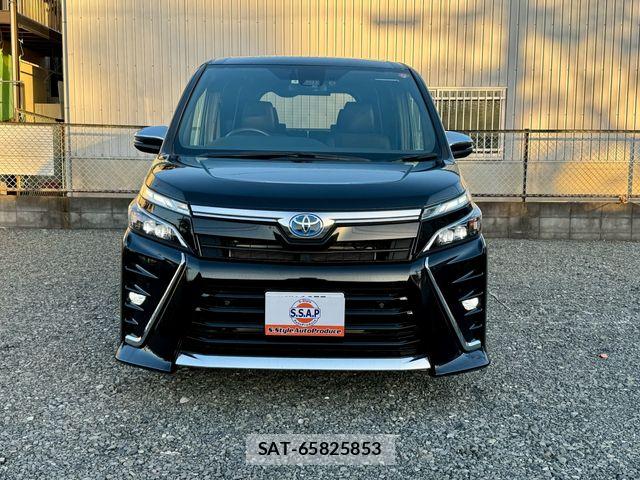 Toyota VOXY HYBRID 2021-06 8882937-9