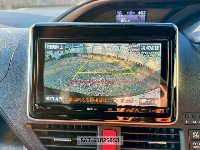 Toyota VOXY HYBRID 2021-06 8882937-16