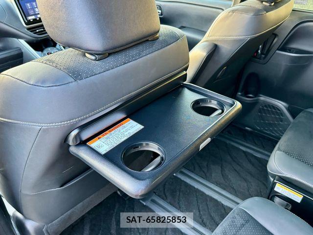 Toyota VOXY HYBRID 2021-06 8882937-23