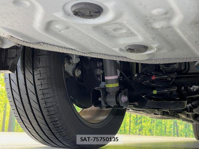 Toyota VOXY HYBRID 2025-11 8882915-19