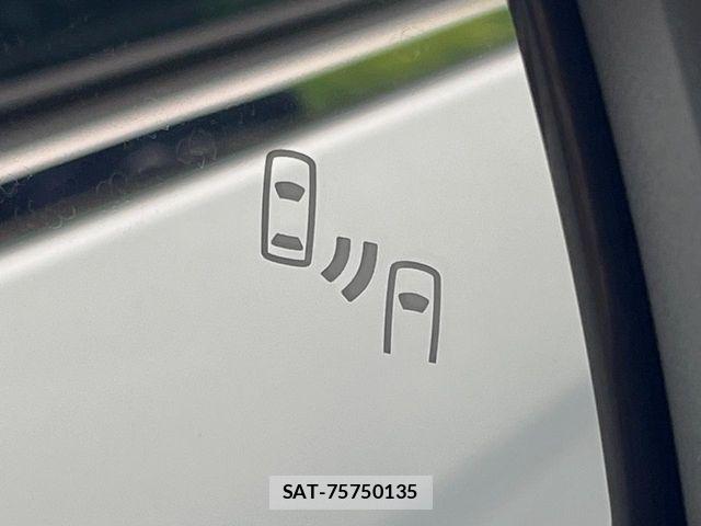 Toyota VOXY HYBRID 2025-11 8882915-5