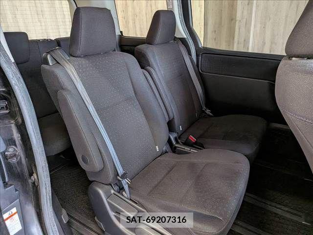 Toyota VOXY HYBRID 2015-03 8882944-9