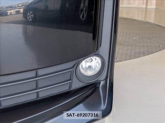 Toyota VOXY HYBRID 2015-03 8882944-24