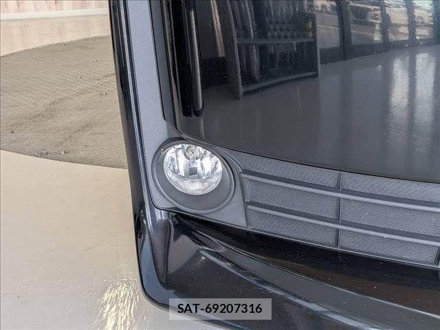 Toyota VOXY HYBRID 2015-03 8882944-26