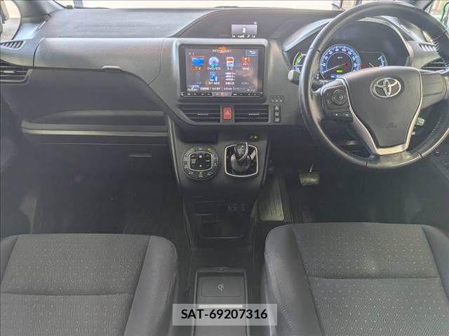 Toyota VOXY HYBRID 2015-03 8882944-2