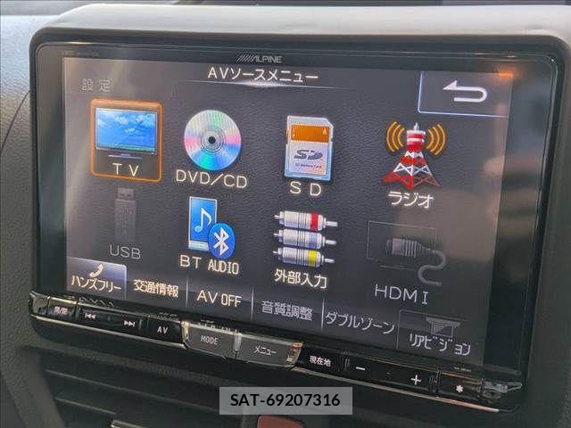 Toyota VOXY HYBRID 2015-03 8882944-4