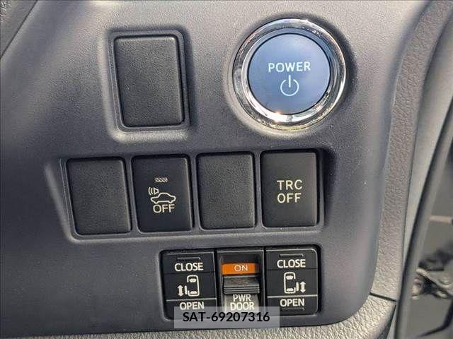 Toyota VOXY HYBRID 2015-03 8882944-7