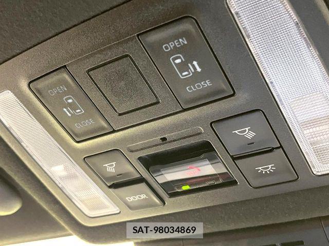 Toyota VOXY HYBRID 2023-05 8882922-5