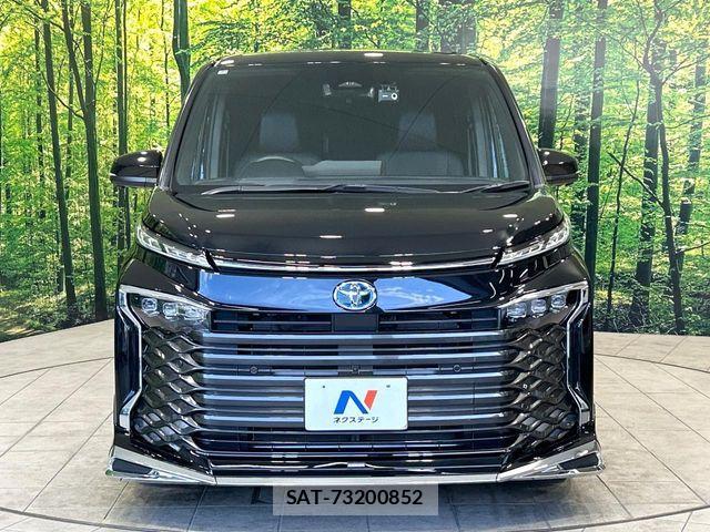 Toyota VOXY HYBRID 2024-08 8882917-14