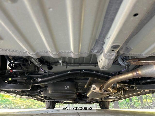 Toyota VOXY HYBRID 2024-08 8882917-19