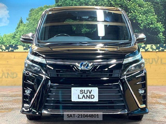 Toyota VOXY HYBRID 2018-03 8882936-14