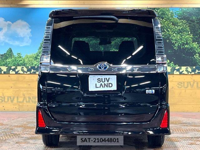 Toyota VOXY HYBRID 2018-03 8882936-15