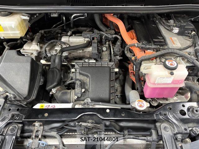 Toyota VOXY HYBRID 2018-03 8882936-18