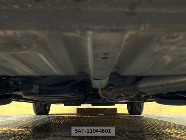 Toyota VOXY HYBRID 2018-03 8882936-19