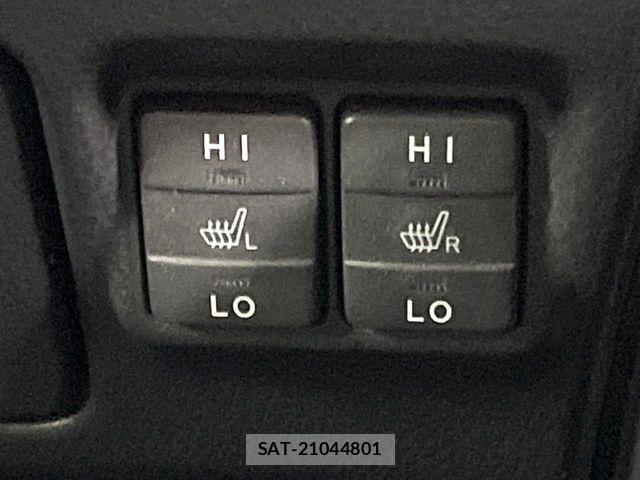 Toyota VOXY HYBRID 2018-03 8882936-5