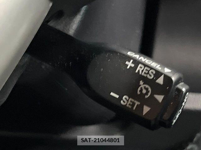 Toyota VOXY HYBRID 2018-03 8882936-6