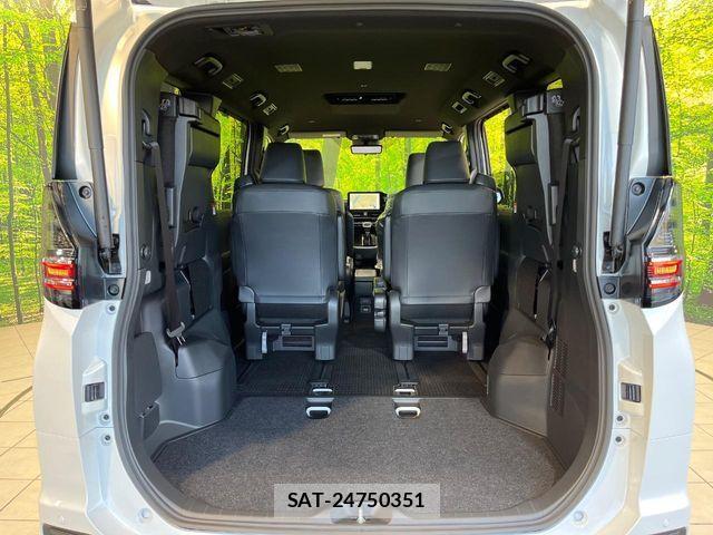 Toyota VOXY HYBRID 2026-09 8882914-10