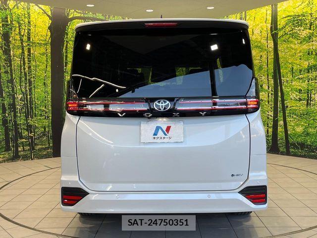 Toyota VOXY HYBRID 2026-09 8882914-15