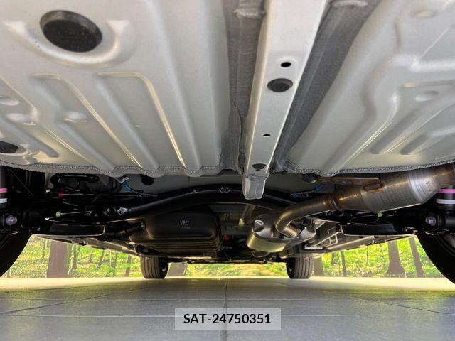 Toyota VOXY HYBRID 2026-09 8882914-18