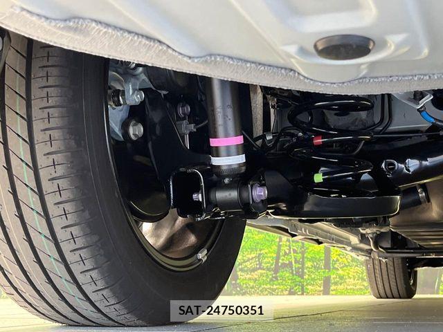 Toyota VOXY HYBRID 2026-09 8882914-19