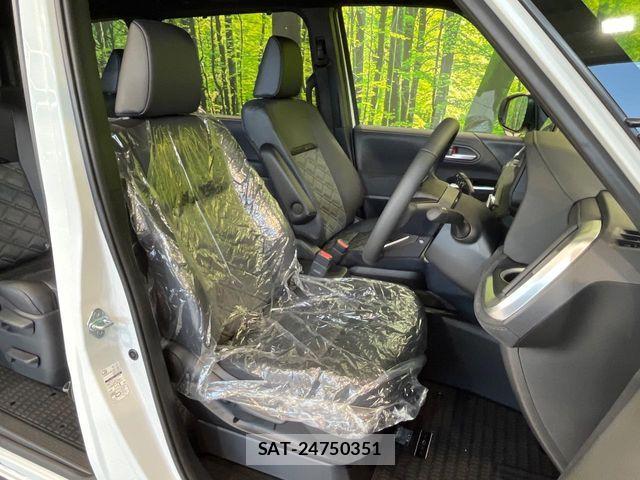 Toyota VOXY HYBRID 2026-09 8882914-7