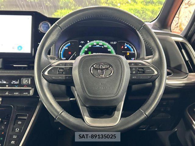 Toyota VOXY HYBRID 2023-02 8884593-11