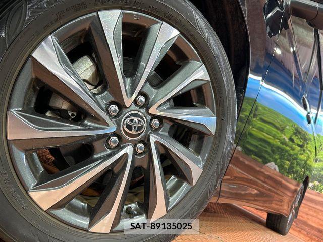 Toyota VOXY HYBRID 2023-02 8884593-13