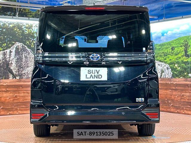 Toyota VOXY HYBRID 2023-02 8884593-15